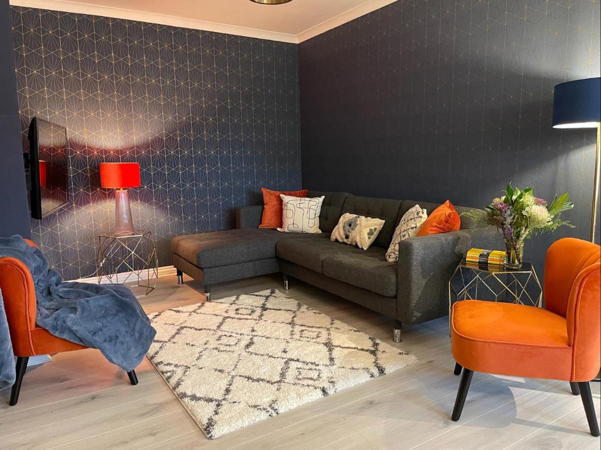 East Walls Apartment チチェスター エクステリア 写真